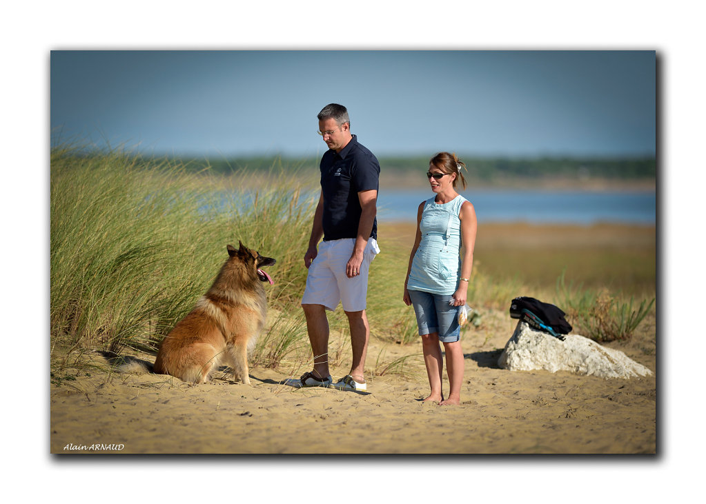 Une famille dans les dunes